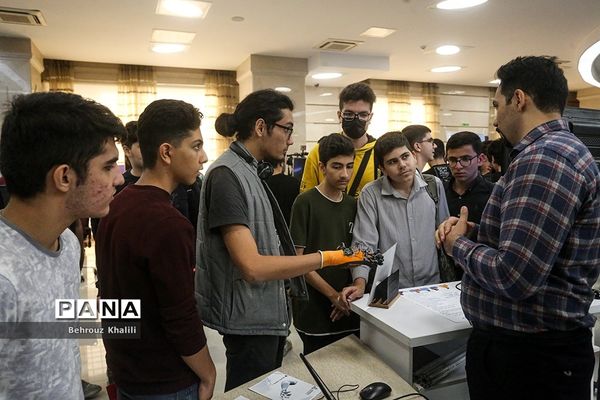 افتتاحیه نمایشگاه «یک تجربه نوآورانه»