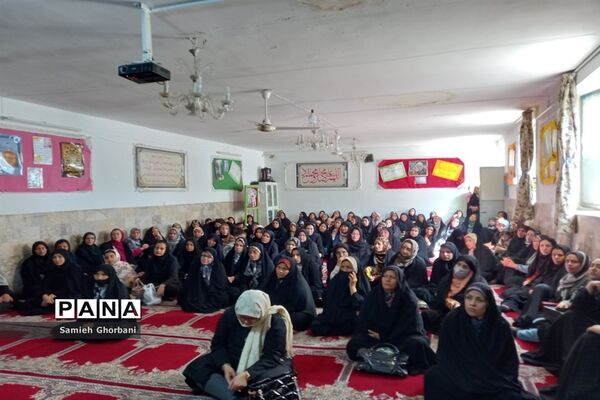 برگزاری جلسه انجمن اولیا و مربیان و آموزش خانواده در آموزشگاه امام علی(ع) ناحیه ۵ مشهد