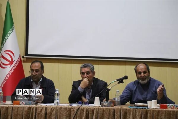 نشست فصلی دهیاران خسروشاه و باسمنج با مدیران استان آذربایجان شرقی