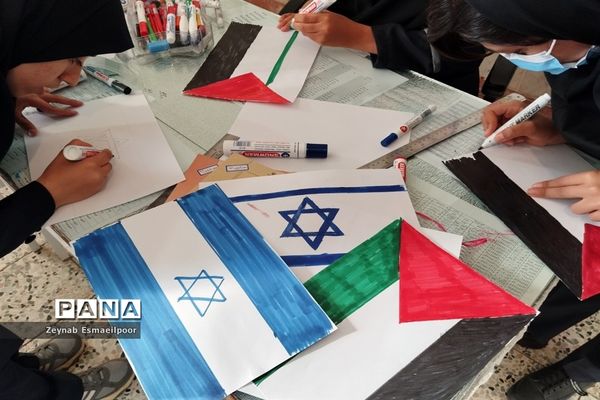 برگزاری آیین مراسم حمایت از قیام فلسطین در دبیرستان شاهد هاجر و حضرت مریم در شهرستان کاشمر
