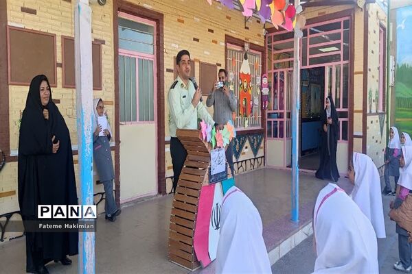 صبحگاه انتظامی در آموزشگاه شهید هادی آریایی ناحیه یک