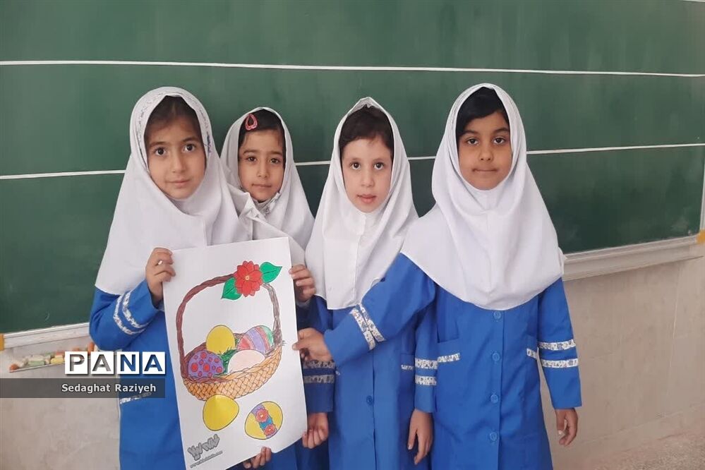 جشنواره تخم مرغ آرایی در مدرسه عصمت وکیلی احمدآباد