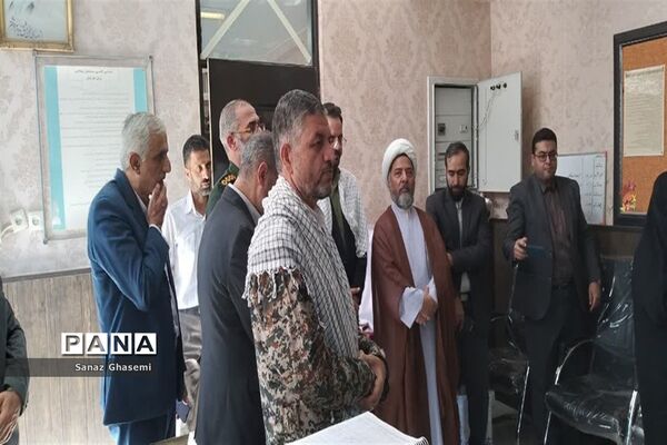 نواخته شدن زنگ همبستگی با دانش‌آموزان فلسطینی در دبیرستان حضرت معصومه(س) قم