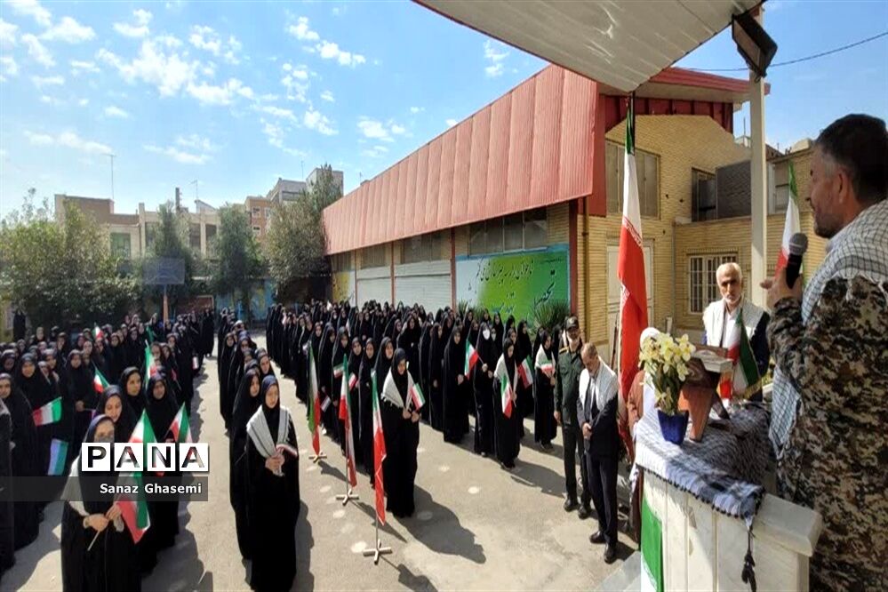 نواخته شدن زنگ همبستگی با دانش‌آموزان فلسطینی در دبیرستان حضرت معصومه(س) قم