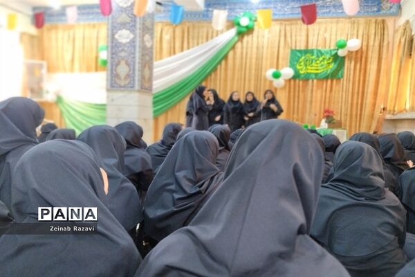 جشن میلاد پیامبر اکرم(ص) و امام جعفر صادق(ع) در دبیرستان شهیده حسنی سعدی
