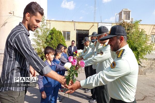 تقدیر دانش‌آموزان کهک قم از نیروی انتظامی