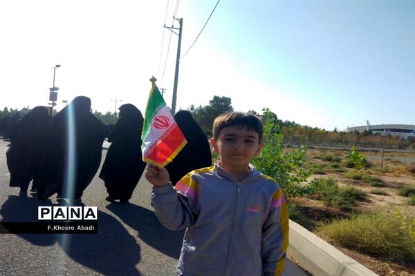 همایش پیاده‌روی خانوادگی بازنشستگان نیروهای مسلح قم