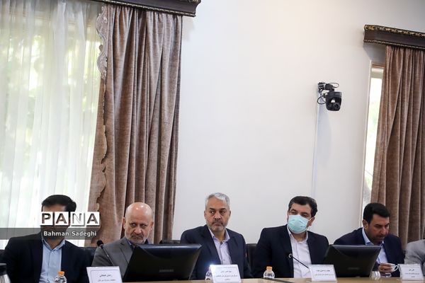 نشست مدیران ستاد  مبارزه با مواد مخدربا حضور وزیر آموزش و پرورش