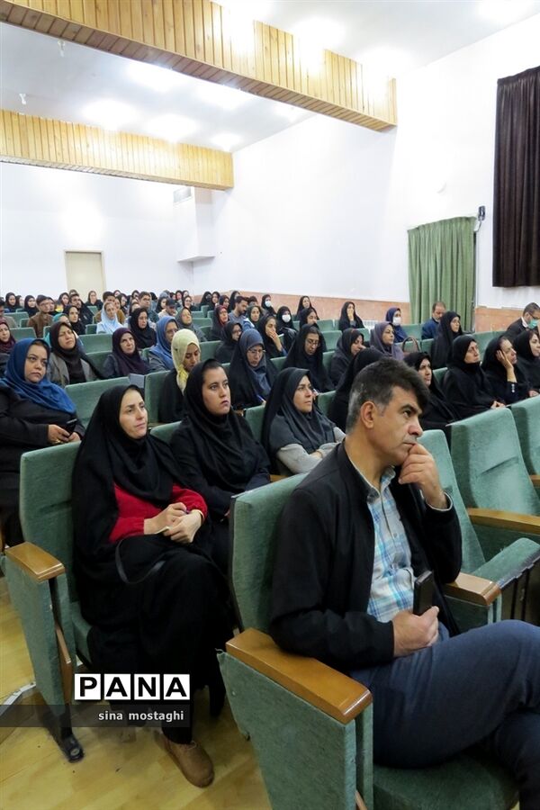 کارگاه فلسفه کودک در کانون ریحانه شهرستان بجنورد
