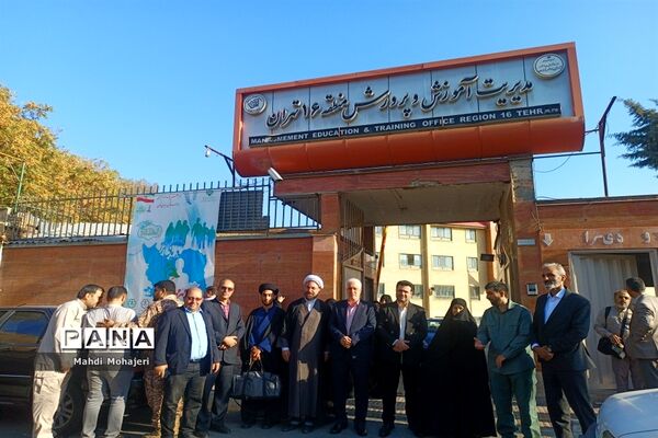 مراسم اعزام ۲۰۰ دانش‌آموز دختر به راهیان نور غرب کشور