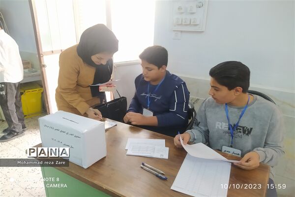 برگزاری اولین جلسه انجمن اولیا و مربیان در دبیرستان تازه تاسیس میثاق