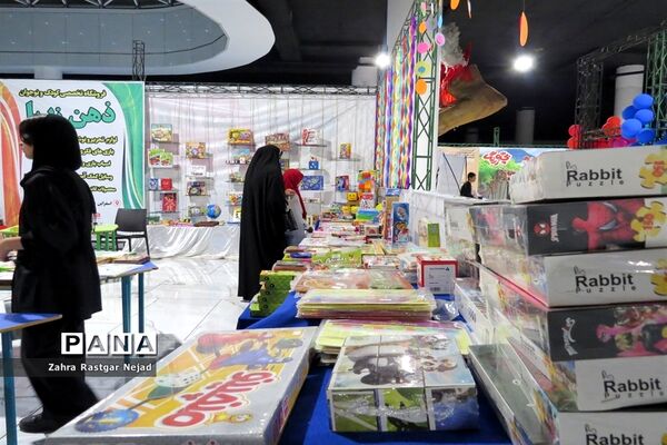 بازدید عموم مردم از نمایشگاه کانون پرورش فکری کودکان و نوجوانان  شهرستان بجنورد