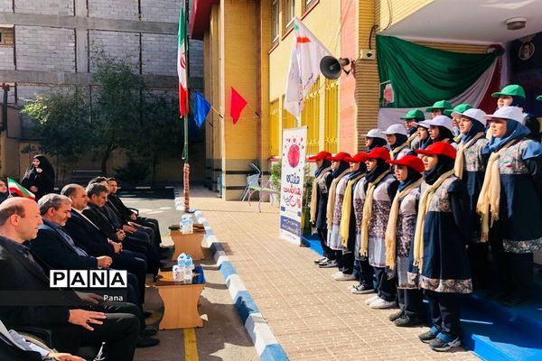 نواختن زنگ هفته بهداشت