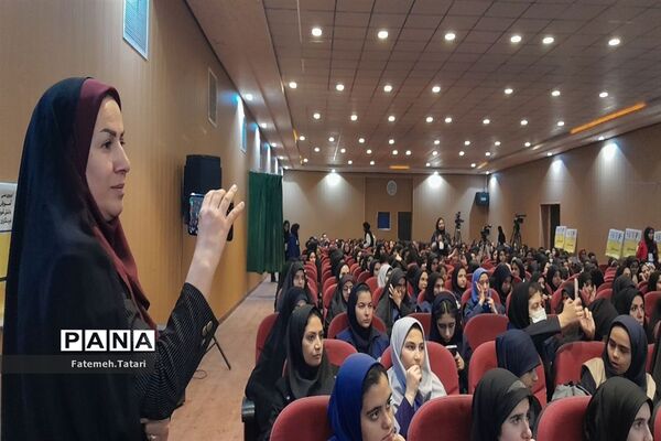 حضور مسئولان وزارتی در اردوی ملی دانش‌آموز خبرنگاران پانا