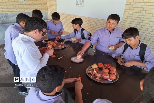 سومین دوره جشن صد دانه یاقوت دانش‌آموزان اشکذری