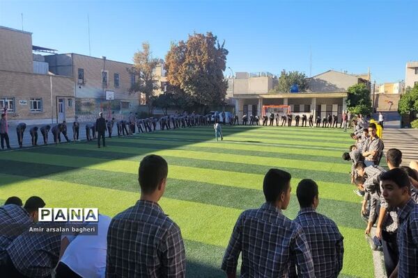 یک روز تحصیلی در دبیرستان نمازی شیراز