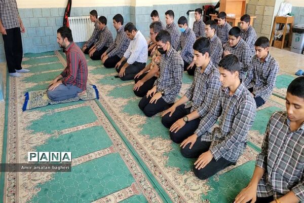 یک روز تحصیلی در دبیرستان نمازی شیراز
