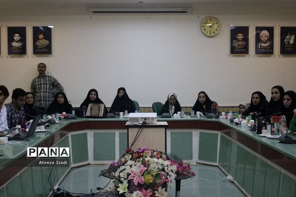 جلسه هم‌اندیشی نخبگان علمی و ورزشی و تقدیر از موکب‌داران شهرستان بوشهر