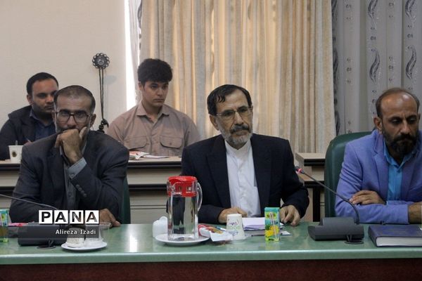 جلسه هم‌اندیشی نخبگان علمی و ورزشی و تقدیر از موکب‌داران شهرستان بوشهر