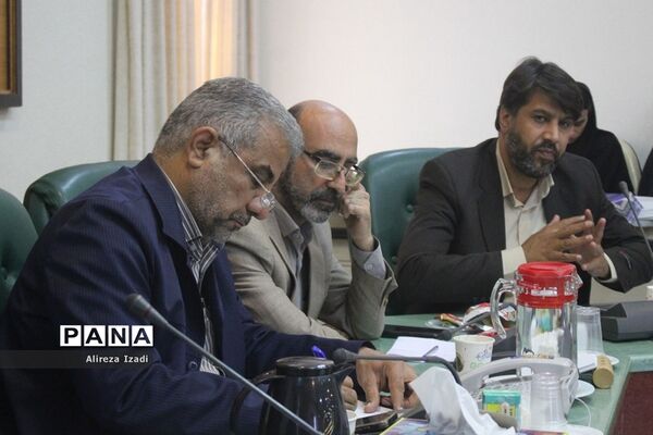 جلسه هم‌اندیشی نخبگان علمی و ورزشی و تقدیر از موکب‌داران شهرستان بوشهر