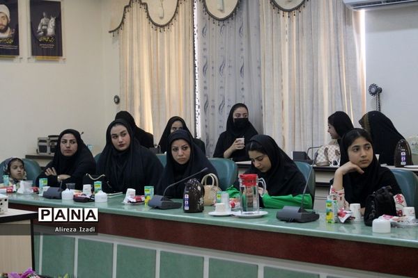 جلسه هم‌اندیشی نخبگان علمی و ورزشی و تقدیر از موکب‌داران شهرستان بوشهر