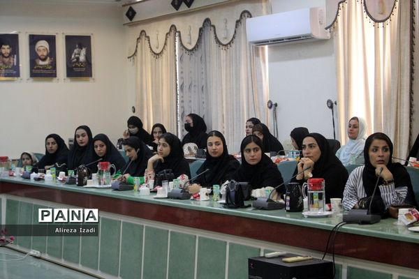 جلسه هم‌اندیشی نخبگان علمی و ورزشی و تقدیر از موکب‌داران شهرستان بوشهر