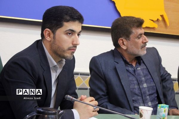 جلسه هم‌اندیشی نخبگان علمی و ورزشی و تقدیر از موکب‌داران شهرستان بوشهر