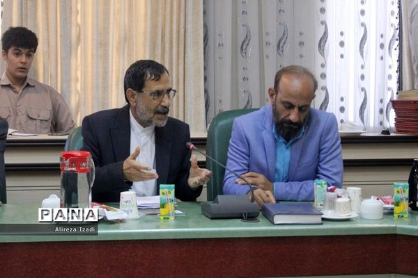 جلسه هم‌اندیشی نخبگان علمی و ورزشی و تقدیر از موکب‌داران شهرستان بوشهر