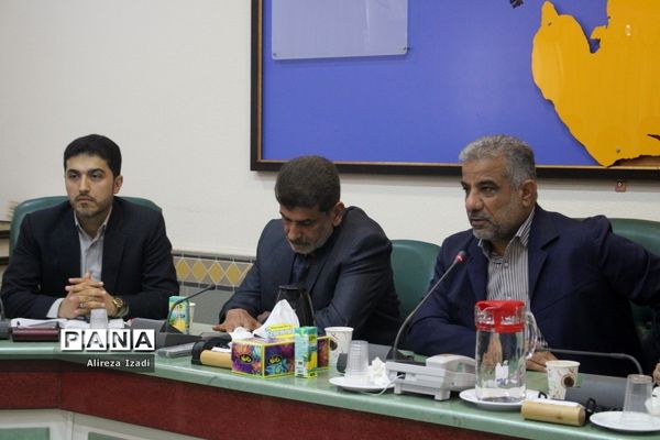 جلسه هم‌اندیشی نخبگان علمی و ورزشی و تقدیر از موکب‌داران شهرستان بوشهر