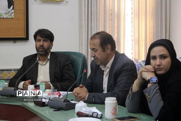 جلسه هم‌اندیشی نخبگان علمی و ورزشی و تقدیر از موکب‌داران شهرستان بوشهر