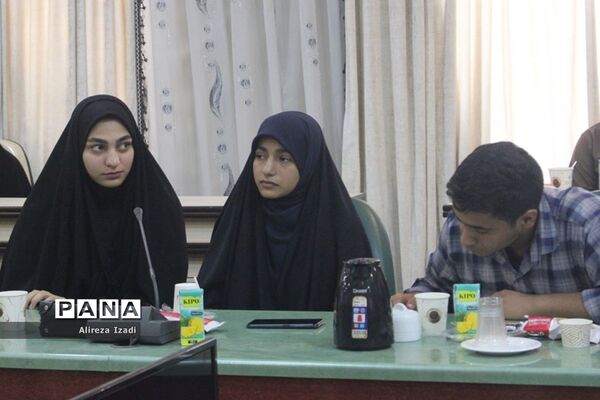 جلسه هم‌اندیشی نخبگان علمی و ورزشی و تقدیر از موکب‌داران شهرستان بوشهر