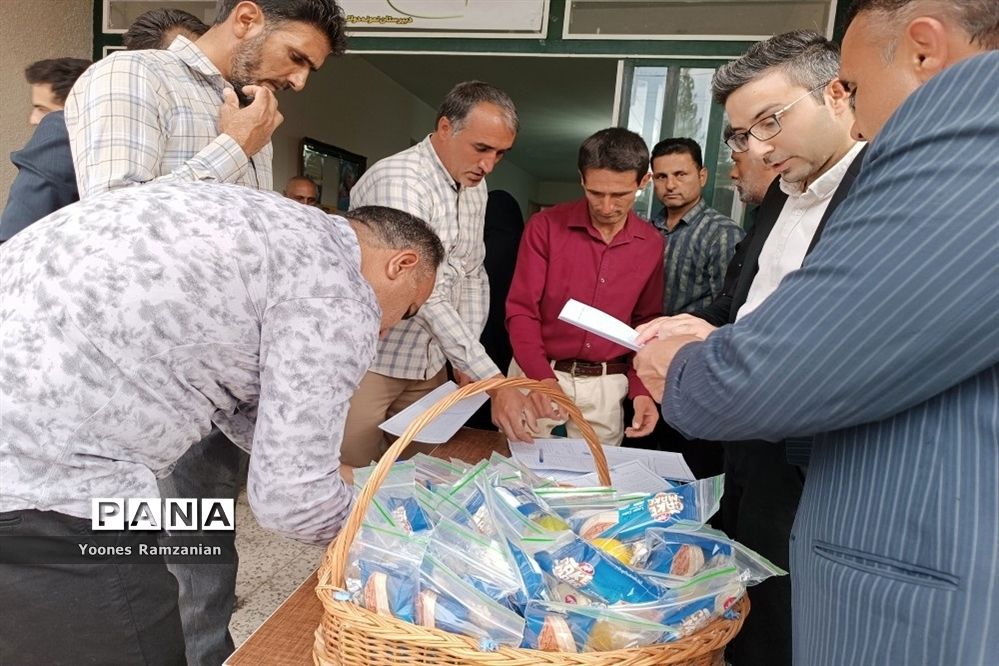 برگزاری جلسه انجمن اولیا و مربیان دبیرستان نمونه دولتی مرتضوی خلیل‌آباد