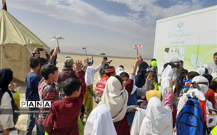 گرامیداشت هفته ملی کودک در مدارس عشایری سیار/فیلم