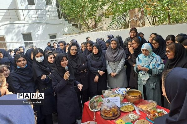 برگزاری جشنواره غذا در مدرسه نوین آفرین رودهن