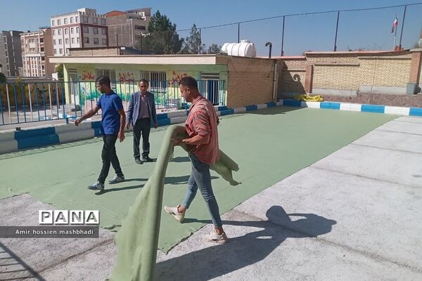 تجهیز و راه‌اندازی زمین چمن مصنوعی دبیرستان شهید بهشتی رودهن