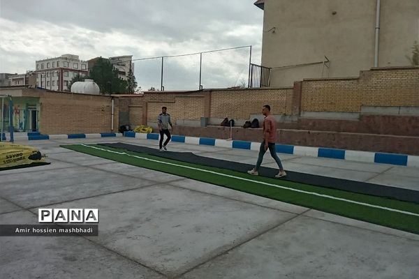 تجهیز و راه‌اندازی زمین چمن مصنوعی دبیرستان شهید بهشتی رودهن