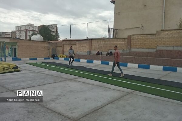 تجهیز و راه‌اندازی زمین چمن مصنوعی دبیرستان شهید بهشتی رودهن