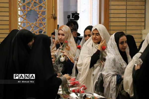 اجتماع دانشجویان دختر سراسر کشور در حرم حضرت معصومه(س)