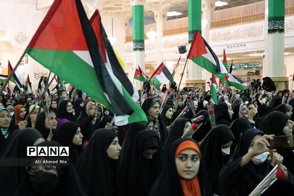 اجتماع دانشجویان دختر سراسر کشور در حرم حضرت معصومه(س)