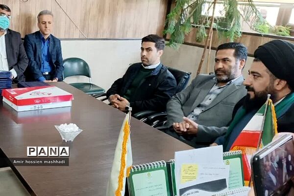 دیدار و تجلیل امام‌جمعه رودهن از کارکنان نیروی انتظامی رودهن و آبعلی