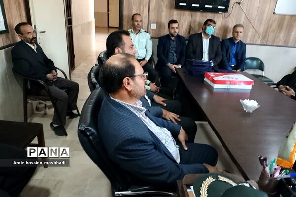 دیدار و تجلیل امام‌جمعه رودهن از کارکنان نیروی انتظامی رودهن و آبعلی