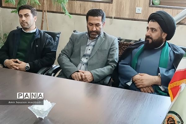 دیدار و تجلیل امام‌جمعه رودهن از کارکنان نیروی انتظامی رودهن و آبعلی