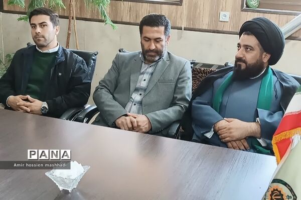 دیدار و تجلیل امام‌جمعه رودهن از کارکنان نیروی انتظامی رودهن و آبعلی