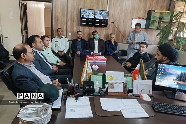 دیدار و تجلیل امام‌جمعه رودهن از کارکنان نیروی انتظامی رودهن و آبعلی