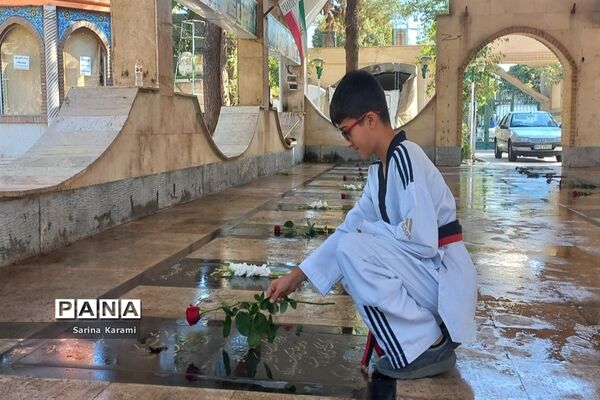 مراسم غبارروبی و میثاق با شهدای شهرستان رباط کریم