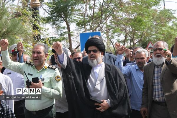 صلابت شعار کودکان و نوجوانان بافقی در حمایت از فلسطین