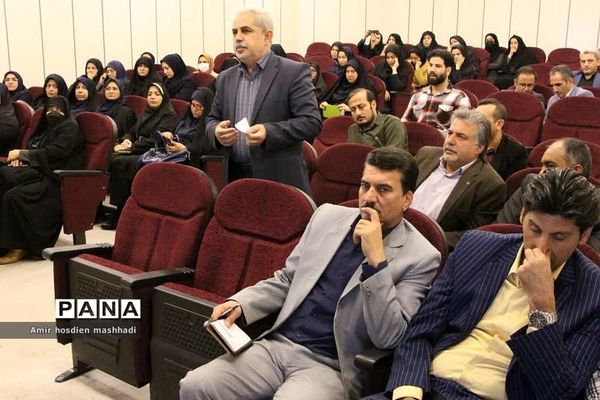 جلسه هم‌اندیشی مسائل تربیتی و پرورشی مدیران مدارس با امام جمعه رودهن