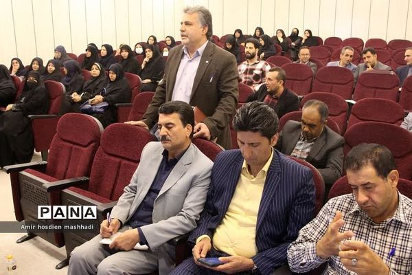 جلسه هم‌اندیشی مسائل تربیتی و پرورشی مدیران مدارس با امام جمعه رودهن