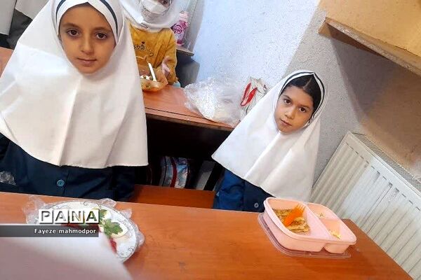 زنگ‌سلامتی و استفاده از صبحانه سالم در مدارس رودهن