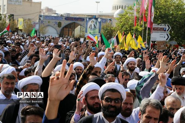 راهپیمایی مردم قم در حمایت از مبارزان فلسطینی
